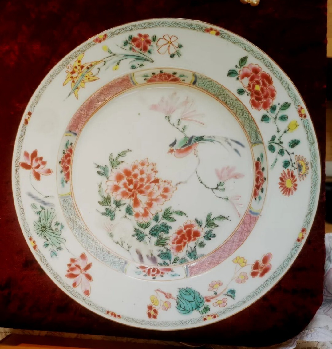 YONGZHENG PERIOD ANTIQUE CHINESE PLATE, QING DYNASTY 1723-35 22CMS, HAND PAINTED