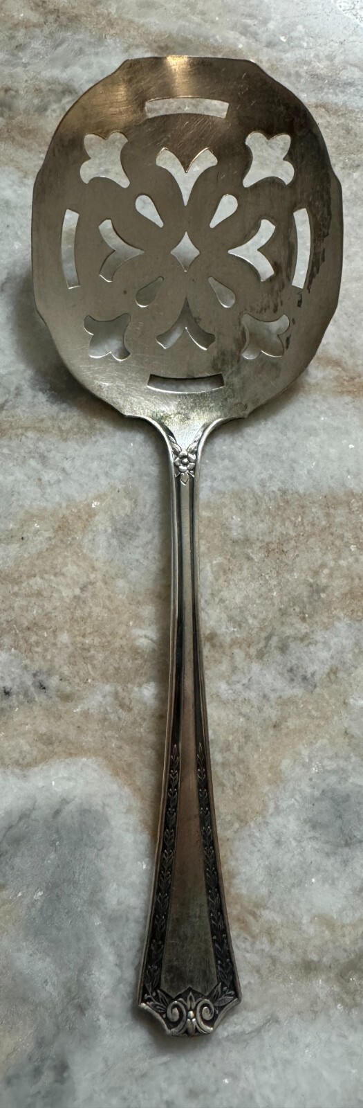 Tomato Server, Solid Piece SHC18 Silverplate by Sheffield Silver Co (USA) 8 5/8″