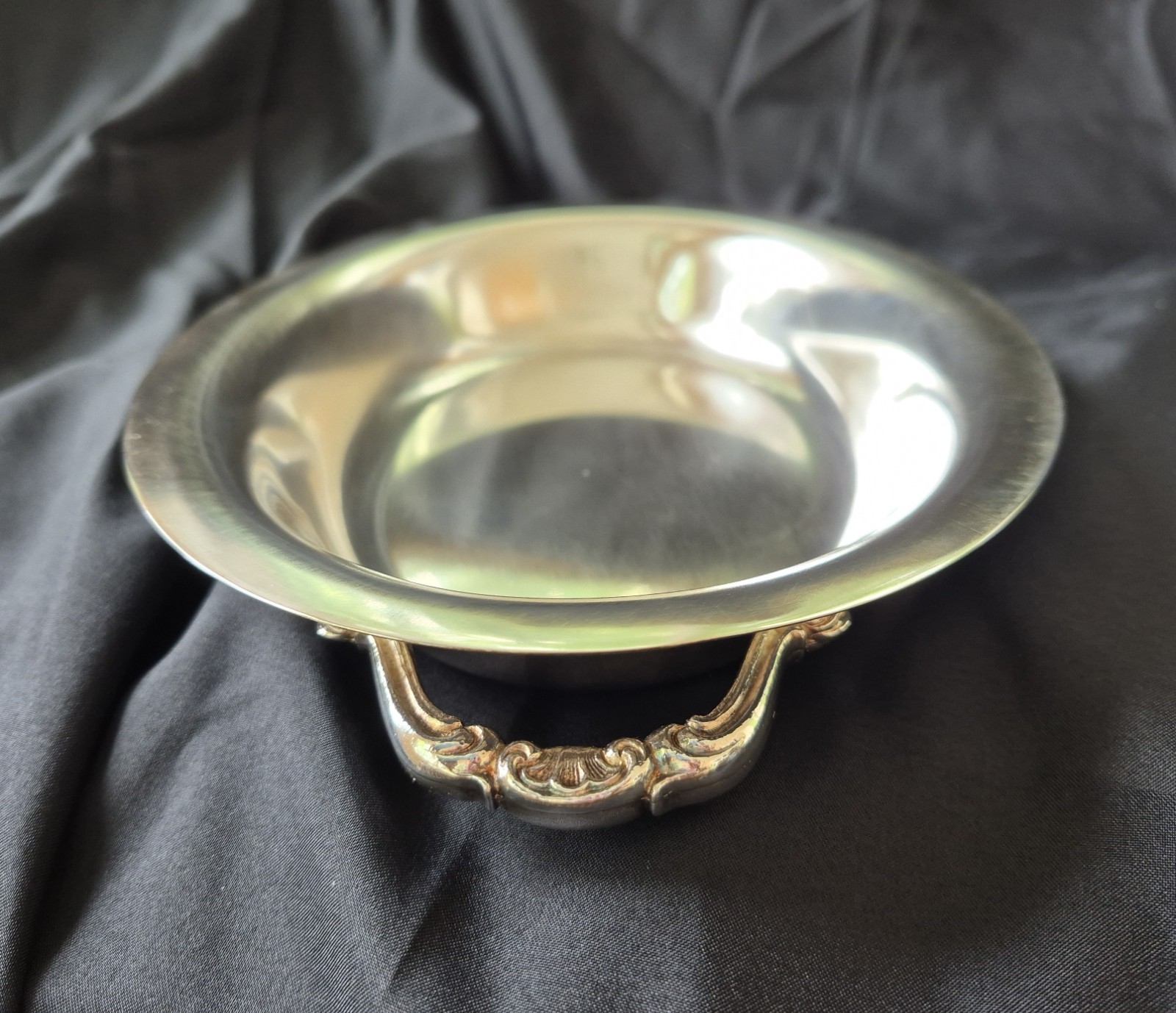 Vintage Silver Plated Oval Serving Dish With Handles 10.25 x 7.25 Inches