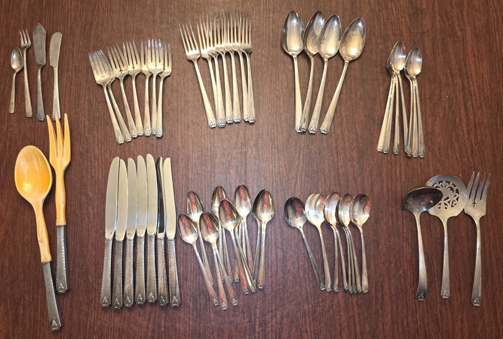 1945 Oneida Prestige Plate BORDEAUX Pattern Silverware Flatware 63 Pieces
