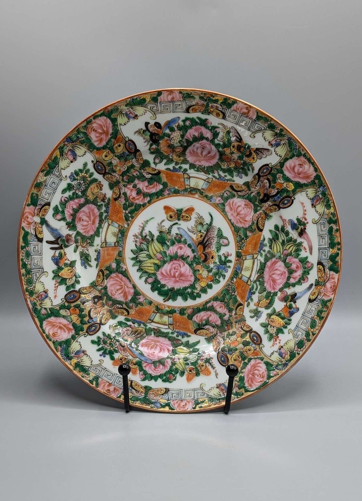 Chinese Rose Medallion porcelain plate, mid-19th century, Famille Rose