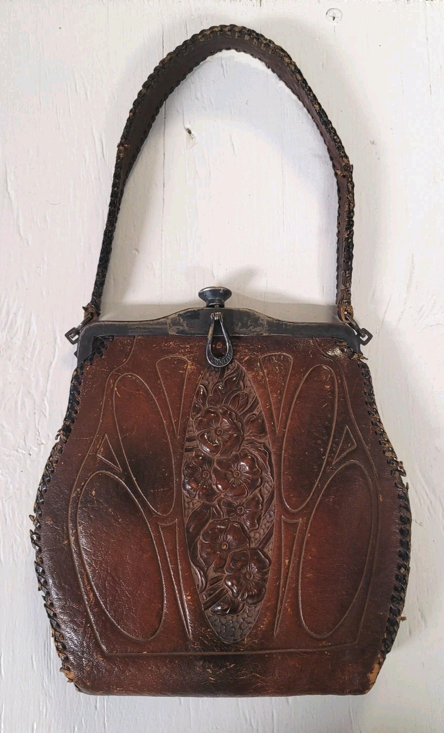 ANTIQUE LEATHER HAND TOOLED PURSE 1910s JEMCO FRAME ART NOUVEAU TURNLOC CLASP