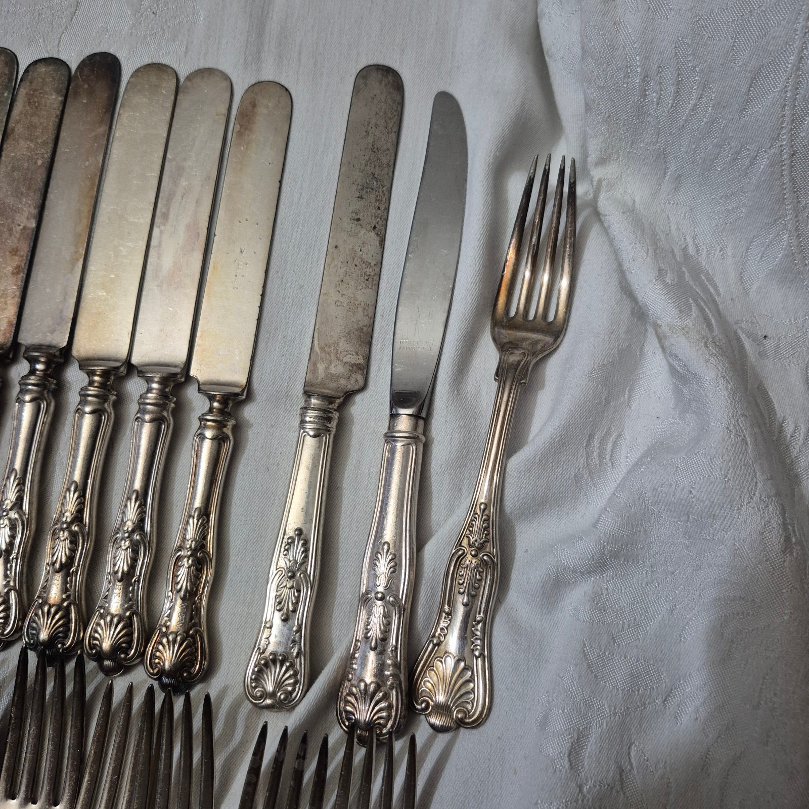 70 pcs ANTIQUE “KINGS” PATTERN FLATWARE BY GORHAM AND INTERNATIONAL SILVER