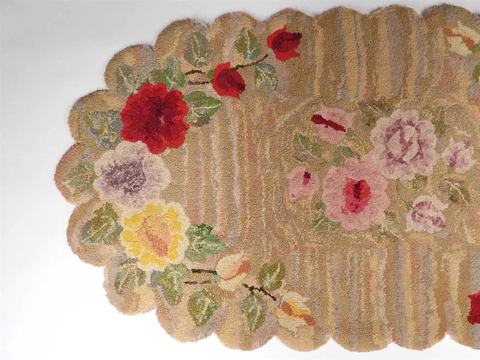 Antique Early 20thC. Country Primitive Floral Folk Art Hooked Rug – 36″x24″