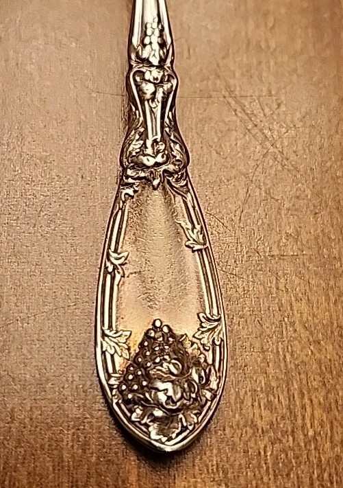 1881 Rogers A1 Isabella Pattern Silverplate Teaspoon Grapes 6″ Vintage Antique