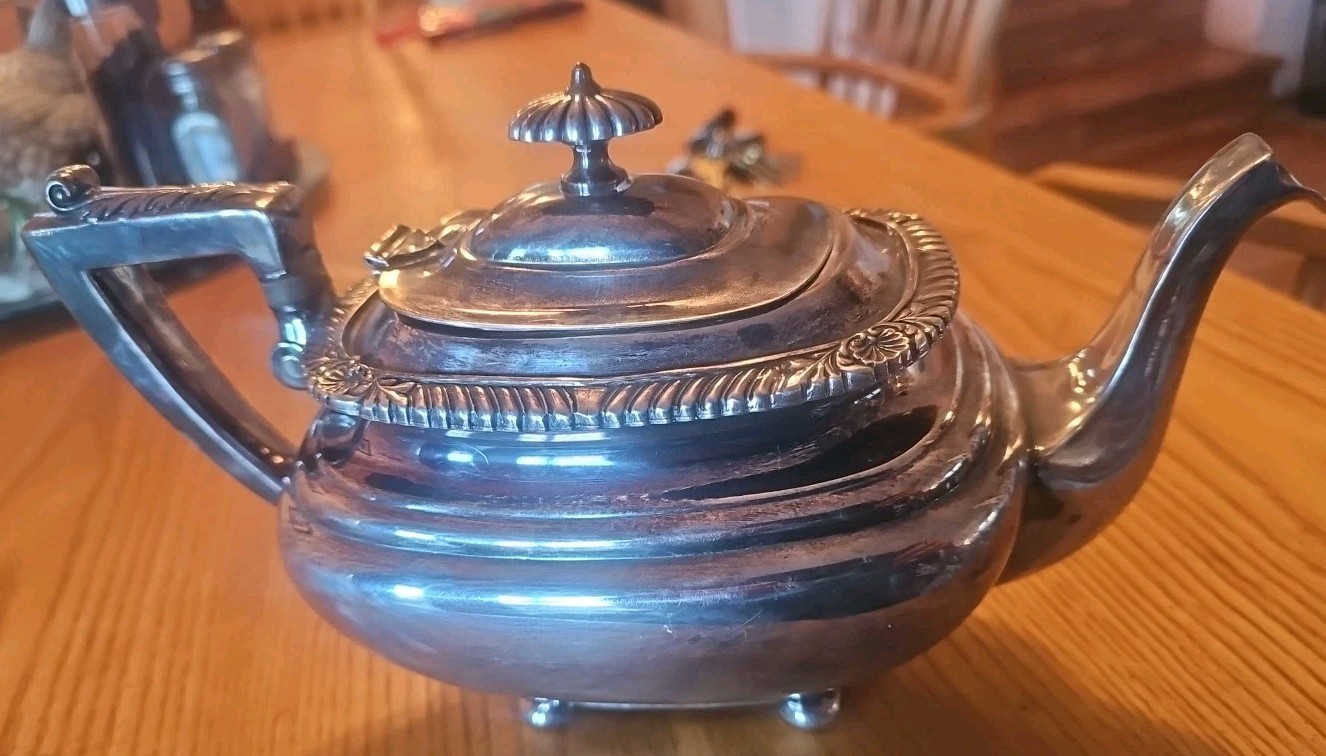 Wallace Bros. Silver Silverplate Teapot EPNS N6724 7