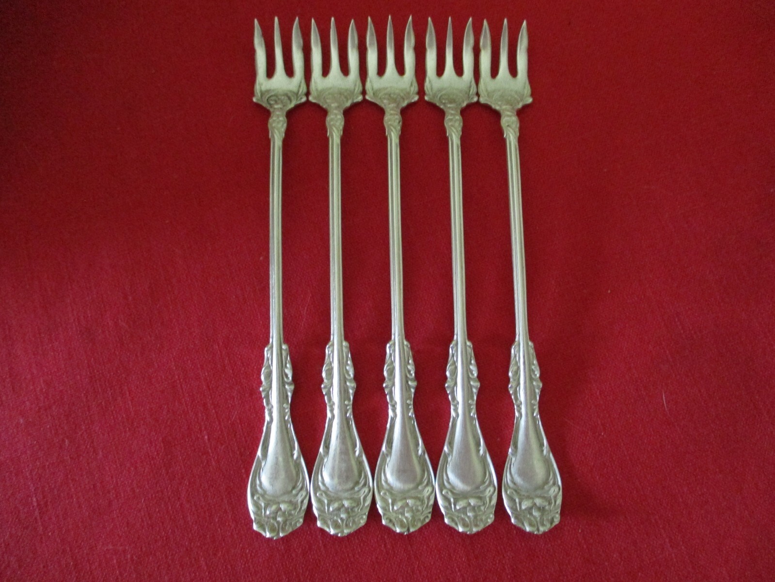 (5) Rogers Oneida Silverplate Seafood Forks, 1901 Hanover #20
