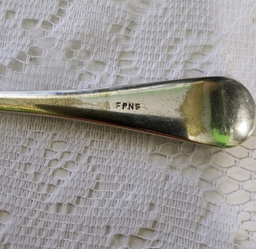 🥰SOMEWHAT DISTRESSED HIGHLY ORNATE EUORPEAN SILVERPLATED JELLY SERVER SPOON🍯