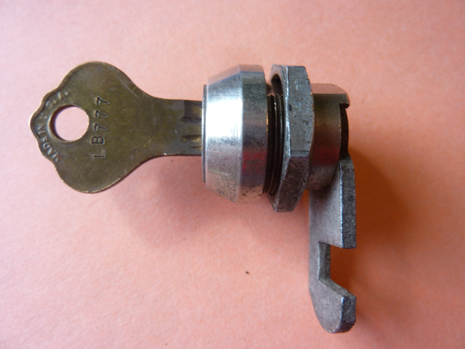 ILCO Lock & Matching Key LB777