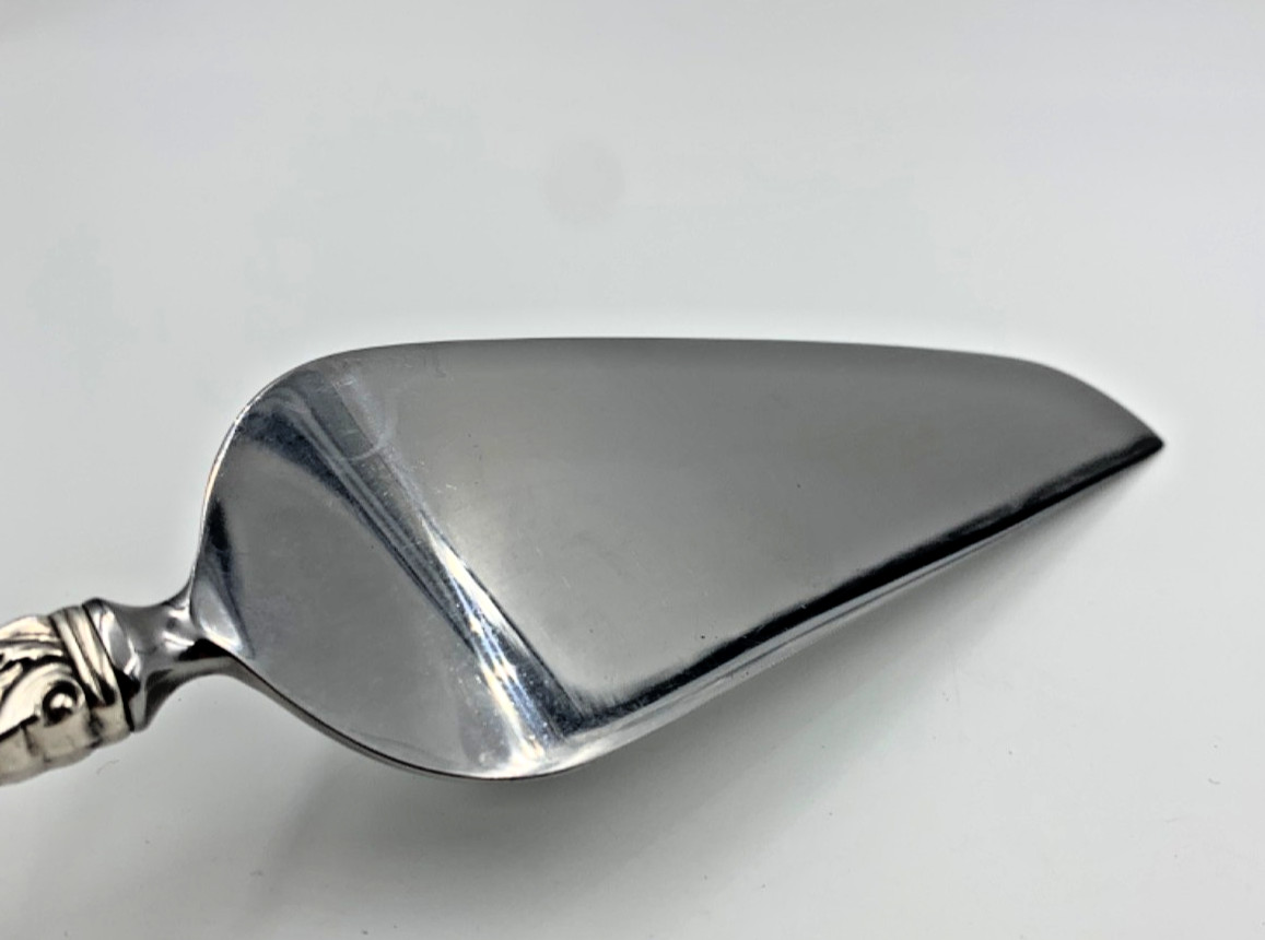 Oneida Damask Rose Sterling Cake Server Silver Handle 10-1/2″ AAR-12/25