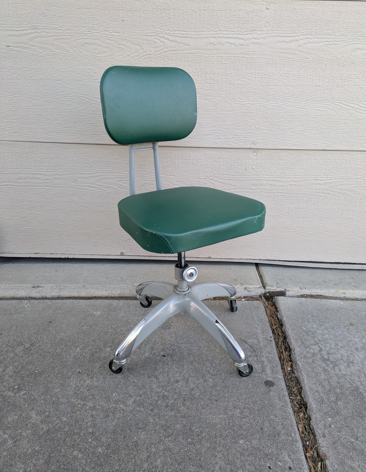 Vintage MCM Industrial Small Green Vinyl Steel Tanker Rolling Office Chair Japan