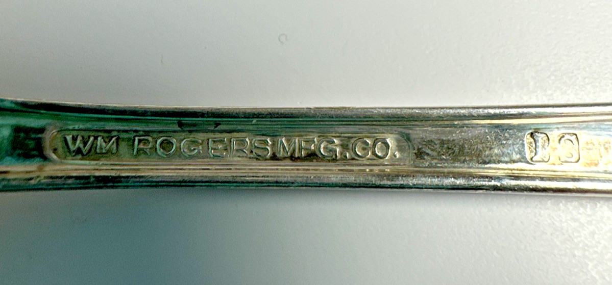 WM ROGERS MFG. CO ORIGINAL ROGERS IS Silverplate Flatware 20 Pc Set LYRIC 1939