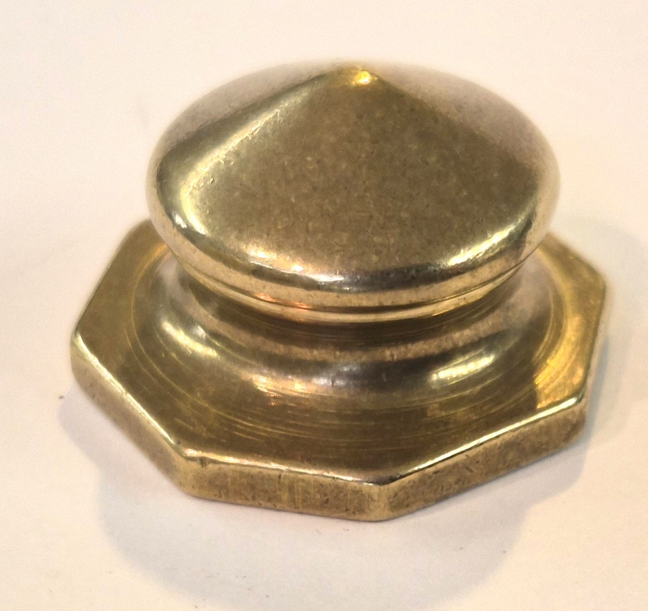 Solid cast brass fluted round front door centre knob antique pull handle 63mm.