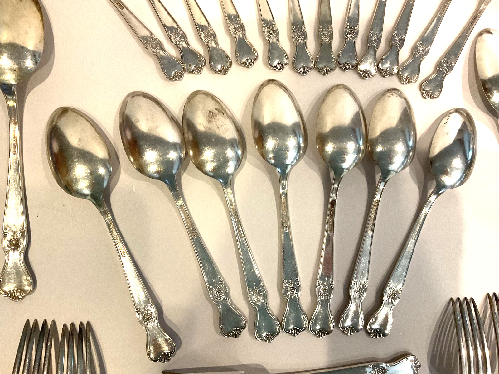 38 Pc SIGNATURE ROSE “B” Monogram Silverplated FLATWARE Old Company Plate