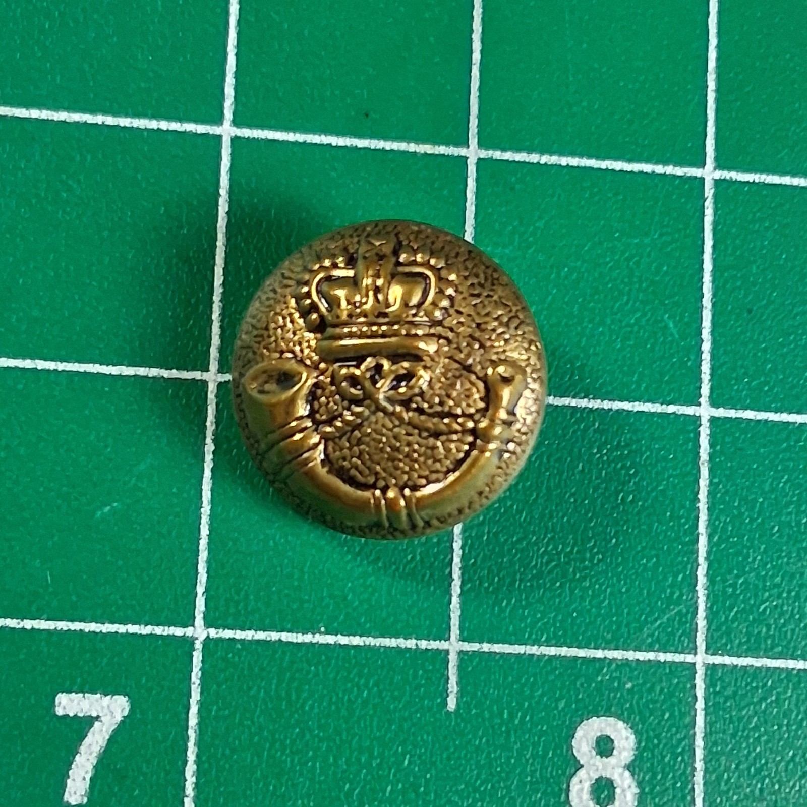Vintage British Light Infantry & Rifle Regiment Round Brass Button