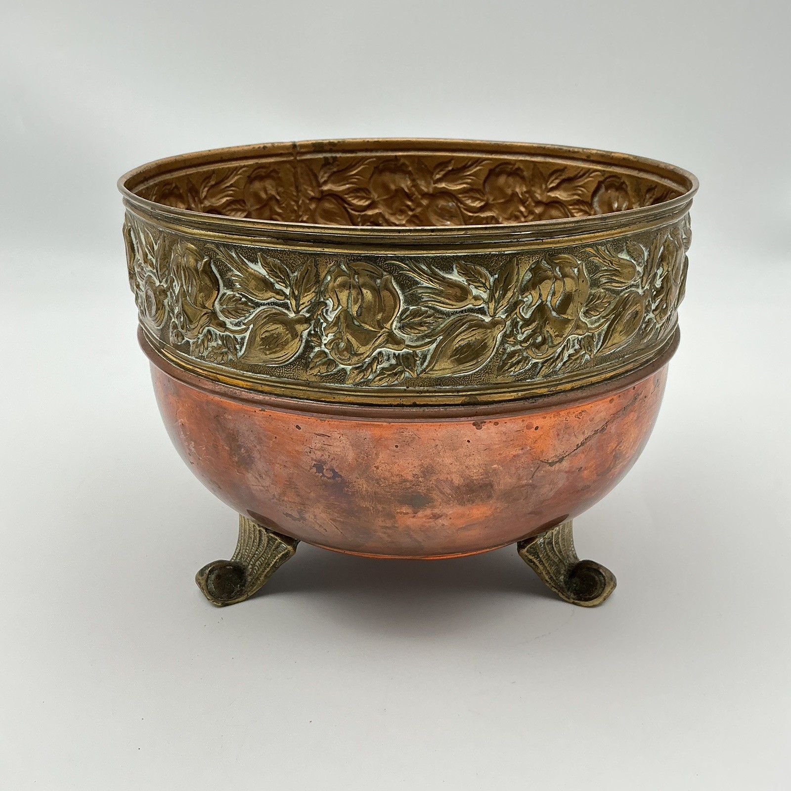 Vintage Large Floral Embossed Brass And Copper / Plant Pot Planter Jardiniere