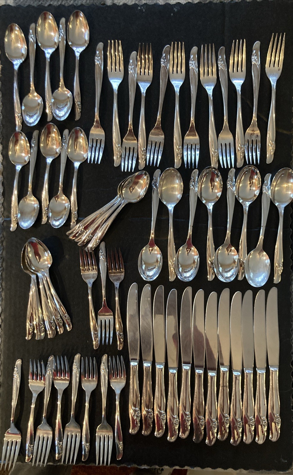 1847 Rogers Bros Daffodil Silverware Flatware IS Set For 8+ People 69 PCs Vntg