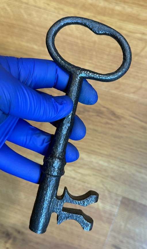 Ultra Rare HUGE 1700’s Iron Skeleton Key w/ Unusual Bit Cut – Old Antique Keys @