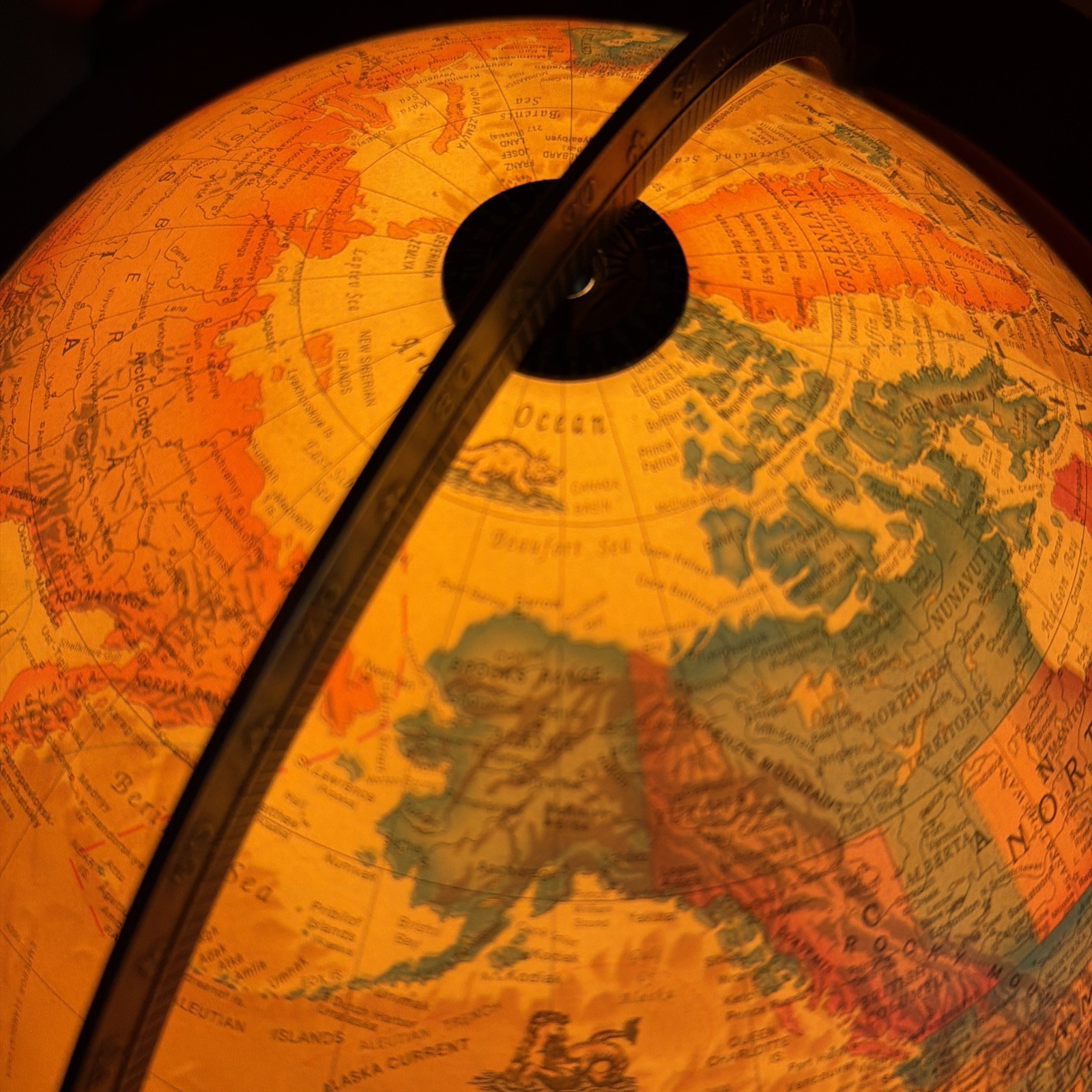 “Vintage” Replogle Heirloom illuminated floor globe 35 in. Cherry Wood Base