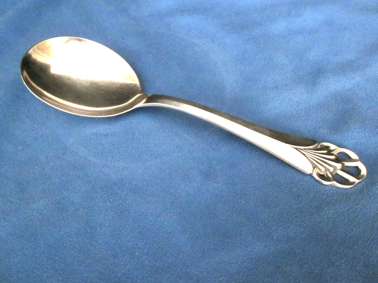 C.G. Hallberg Casserole/Berry Silver Plate Spoon CGH IMA ALP Sweden 8 1/4″