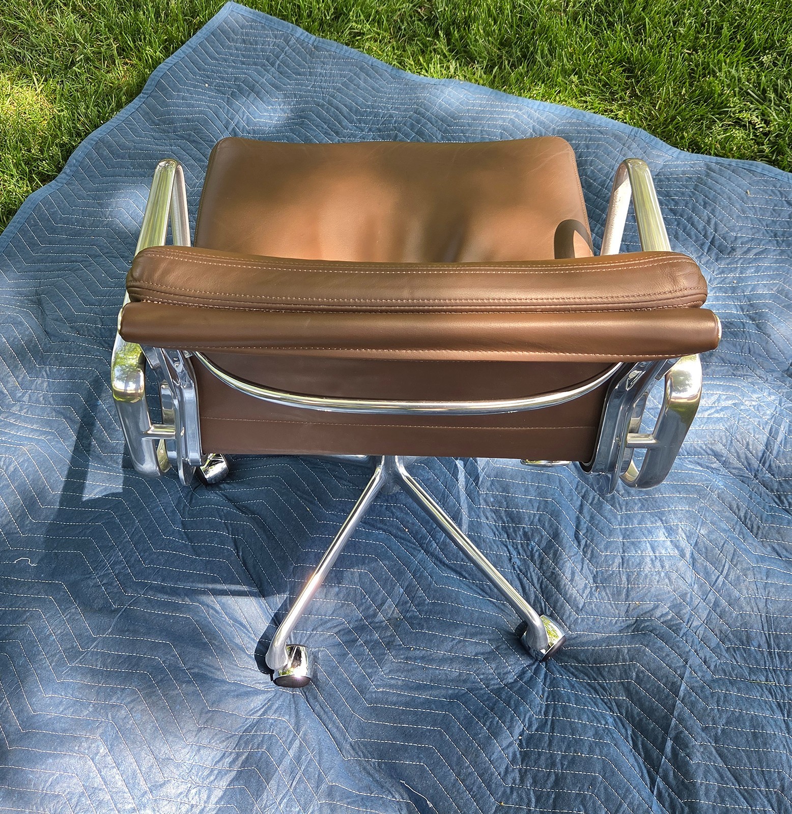 CHARLES EAMES Soft Pad Chair-HERMAN MILLER-Leather-2008-NICE!