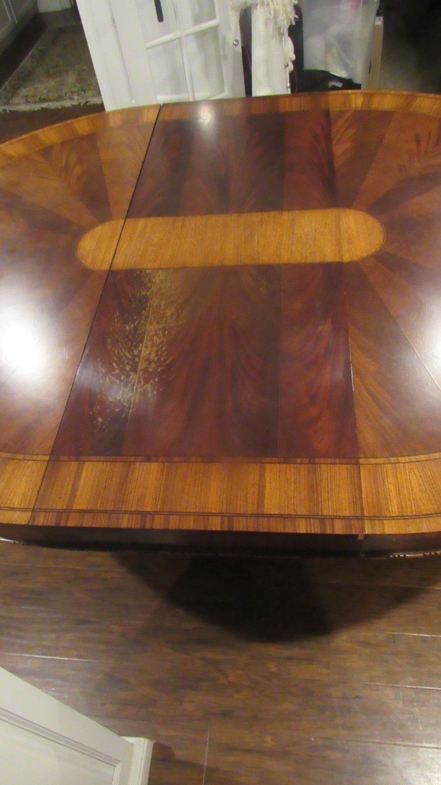Ethan Allen Flame Mahogany Round Kitchen Dining Room Table Amazing