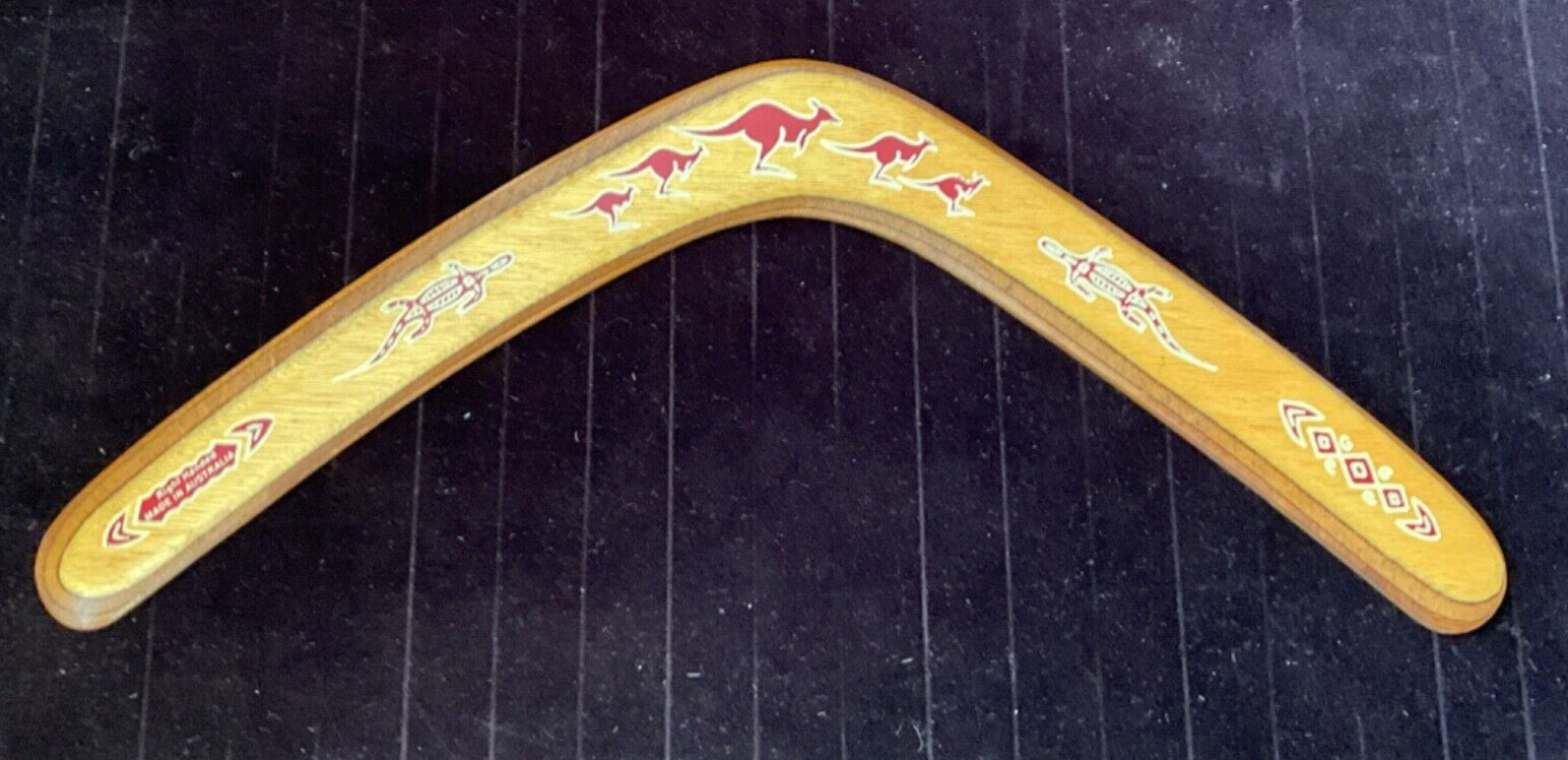 VINTAGE AUSTRALIAN PLYWOOD BOOMERANG Aligators & Kangaroo’s
