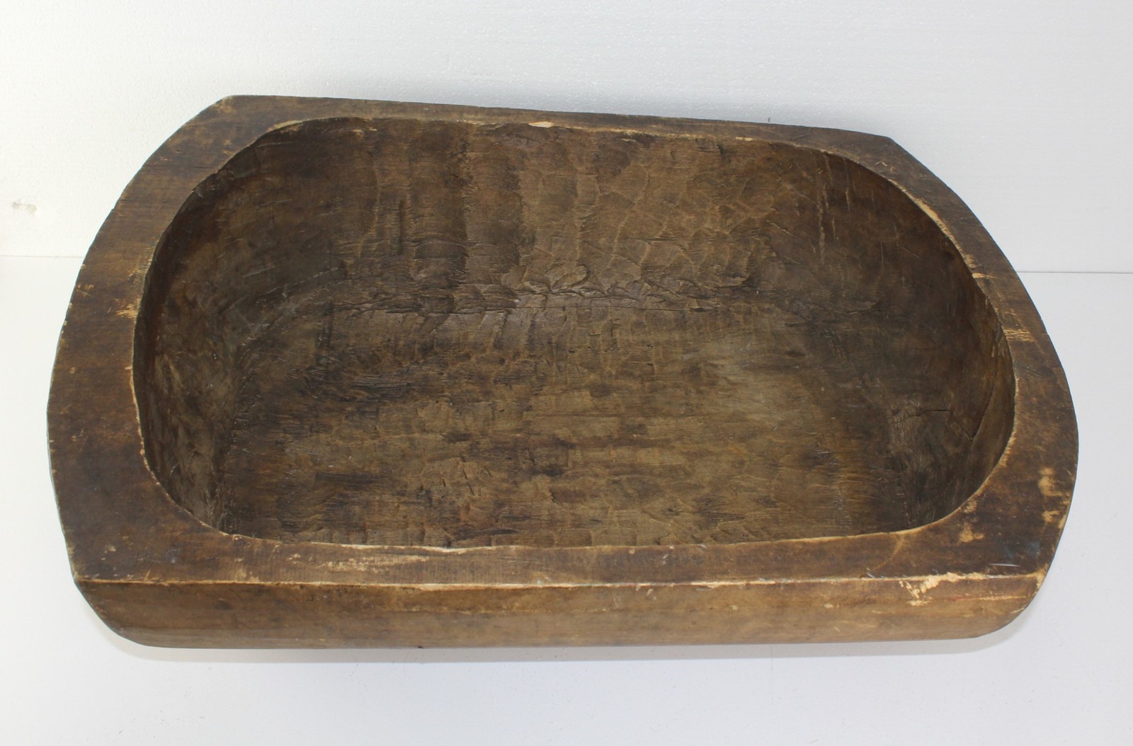 LG. 27″x18″ Primitive Hand Hewn Wood Bread Dough Bowl Trencher Baby Bath Trough