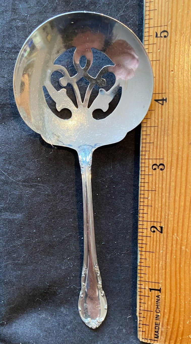 REED AND BARTON. GRANDE RENAISSANCE STERLING BON BON NOT MONOGRAMMED