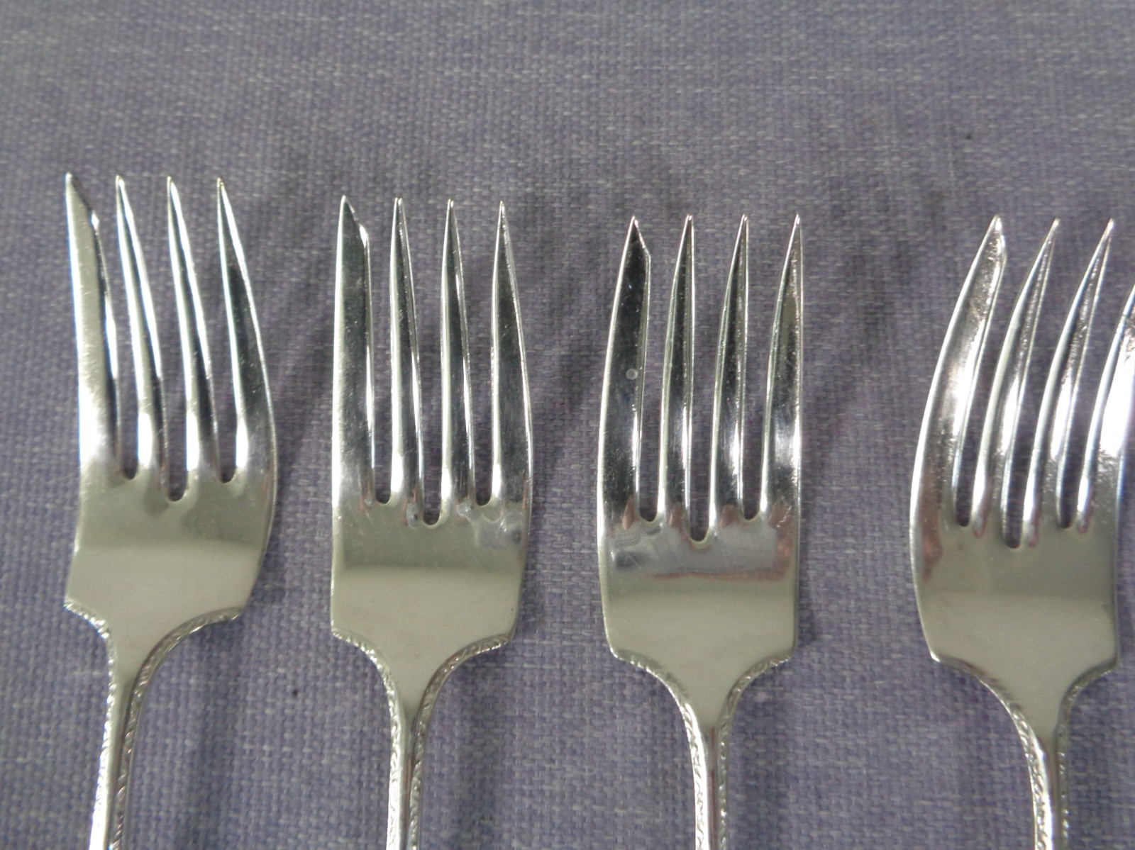 ASSOCIATED SILVER LADY WASHINGTON YOUREX SILVERSEAL SET OF 4 – 6″ SALAD FORKS