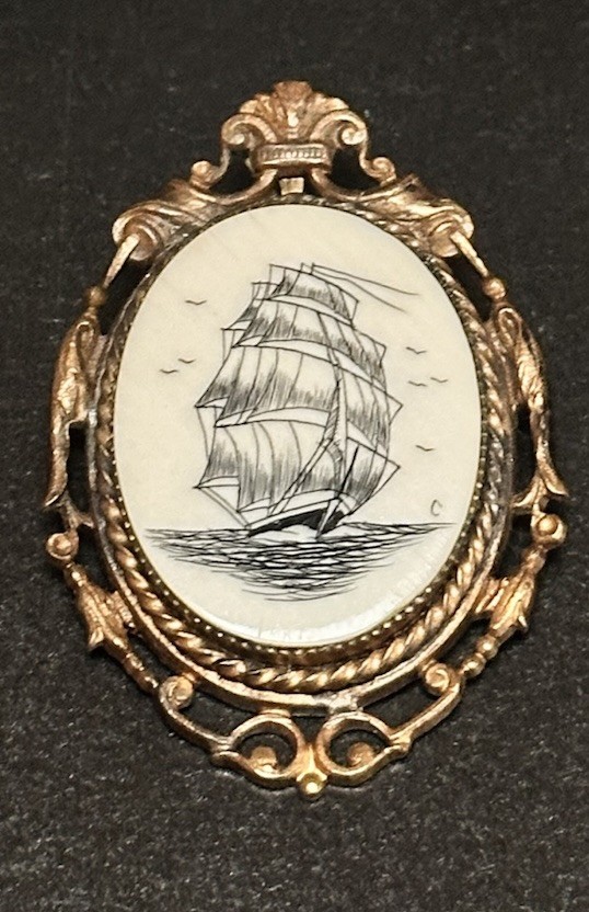 Estate Vintage Signed Gold Tone Faux Scrimshaw Resin Tall Ship Brooch Pendant 2″