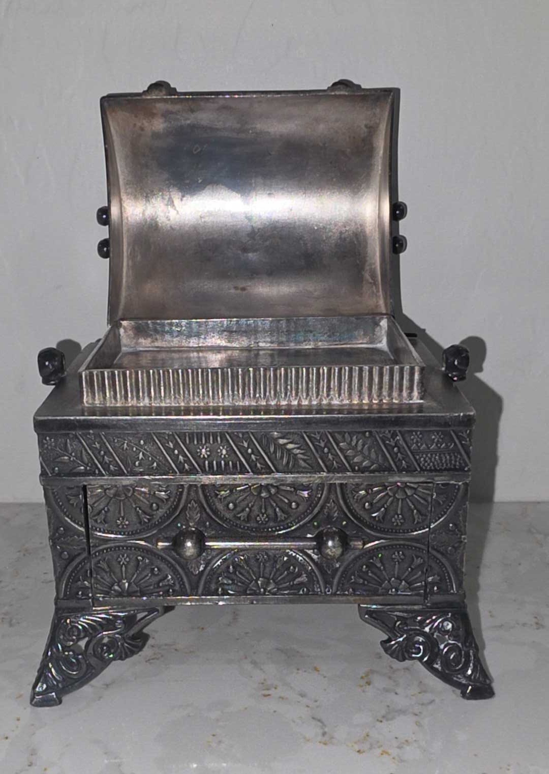 Antique Western Silver Co. Quadruple Plate Jewelry Casket Trinket Box #210