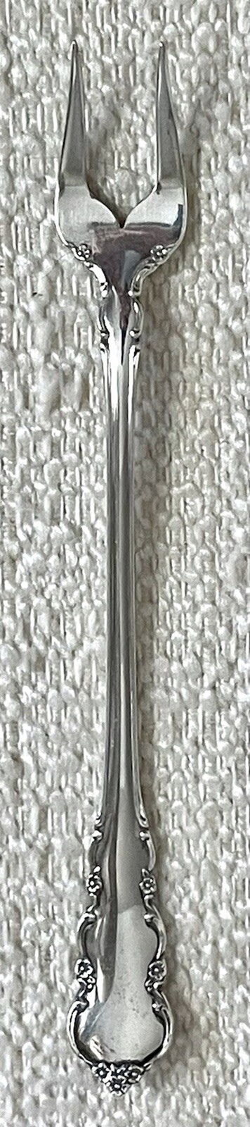 Oneida Martinique Sterling Silver Pickle/Olive Fork 2-Tine 5 3/8″ EXCELLENT