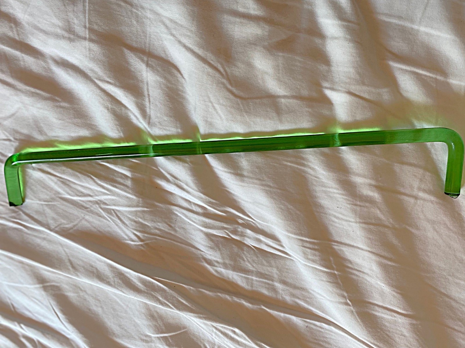 Vintage Apple Green Depression Glass 15″ Curved Towel Bar Rod