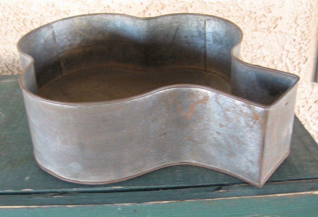 ANTIQUE PRIMITIVE ST PATRICK CLOVER LEAF TINSMITH HAND MADE MOLD BAKING TIN PAN