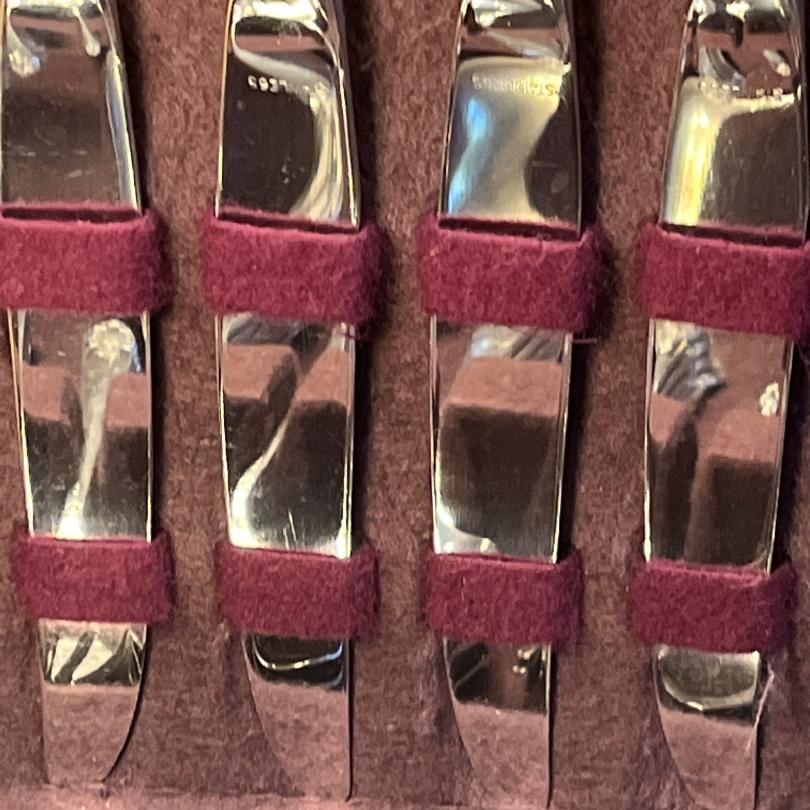 PRESTIGE ONEIDA 88 PC SET SILVERWARE SILVERPLATE in Box DISTINCTION pattern VTG