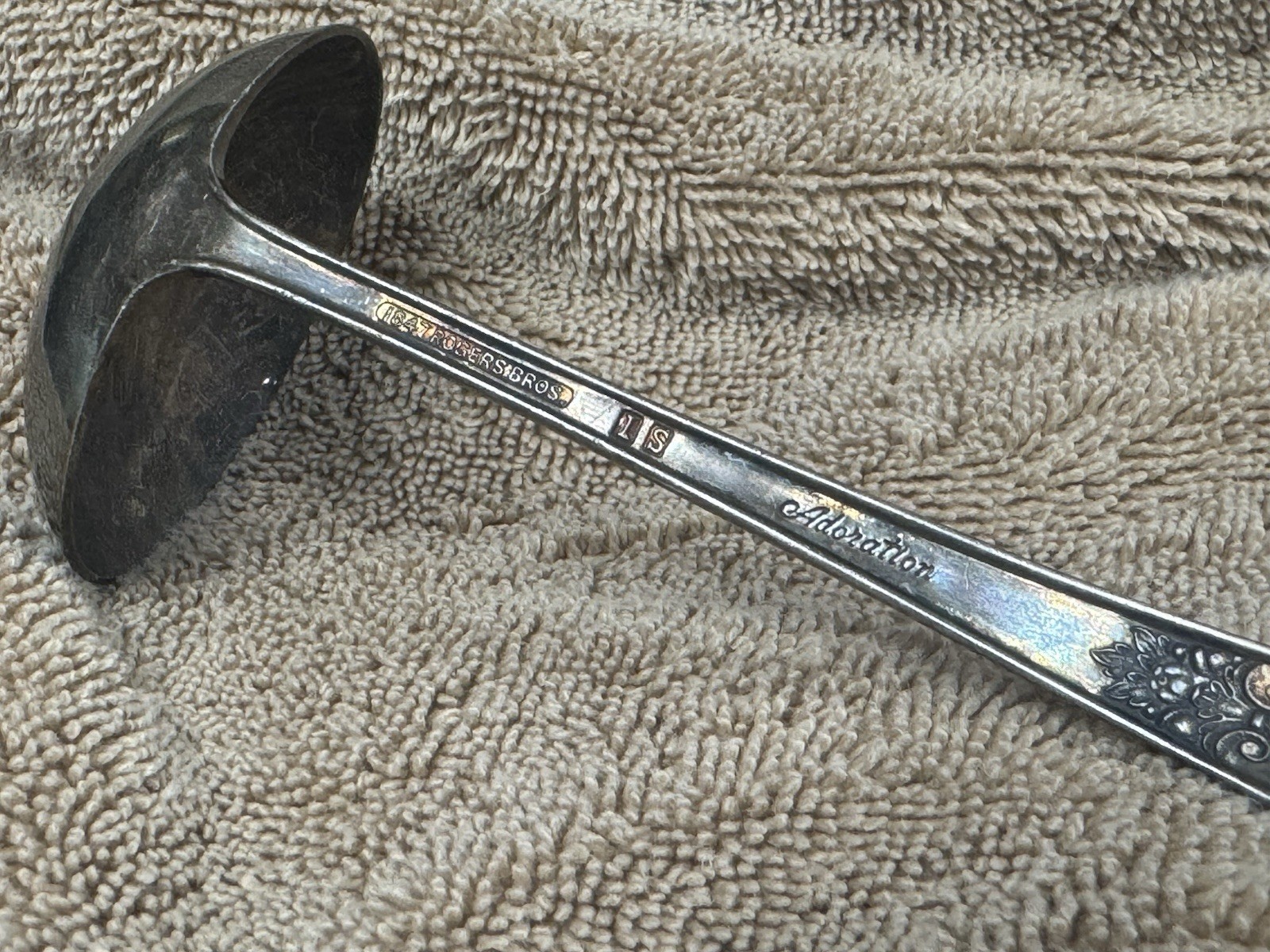 1847 Rogers Bros Adoration IS Flatware Silverplate 6″ Serving Gravy Ladle Spoon