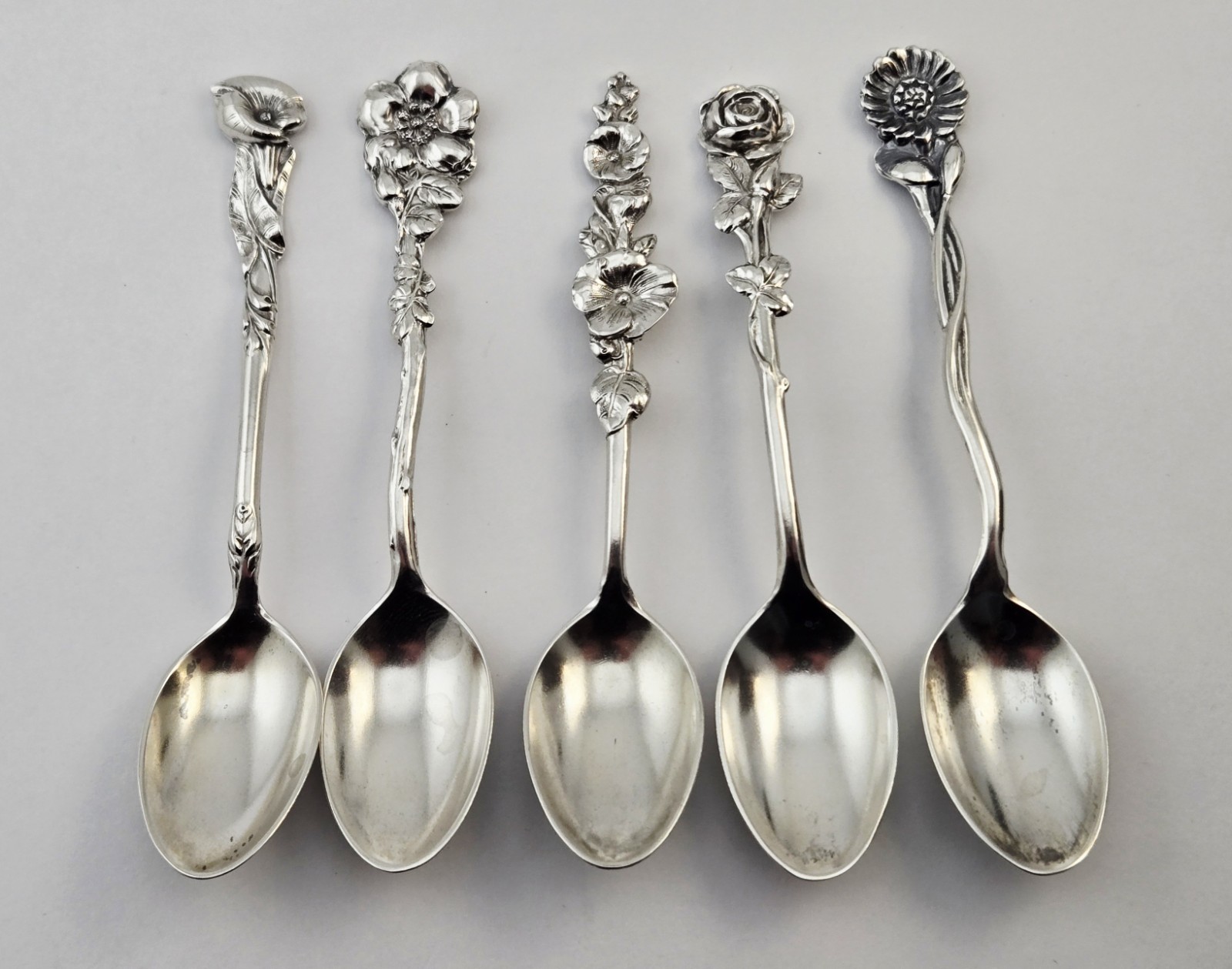 Lot of (5) Reed & Barton Harlequin Sterling Silver Floral Demitasse Spoons – 50g