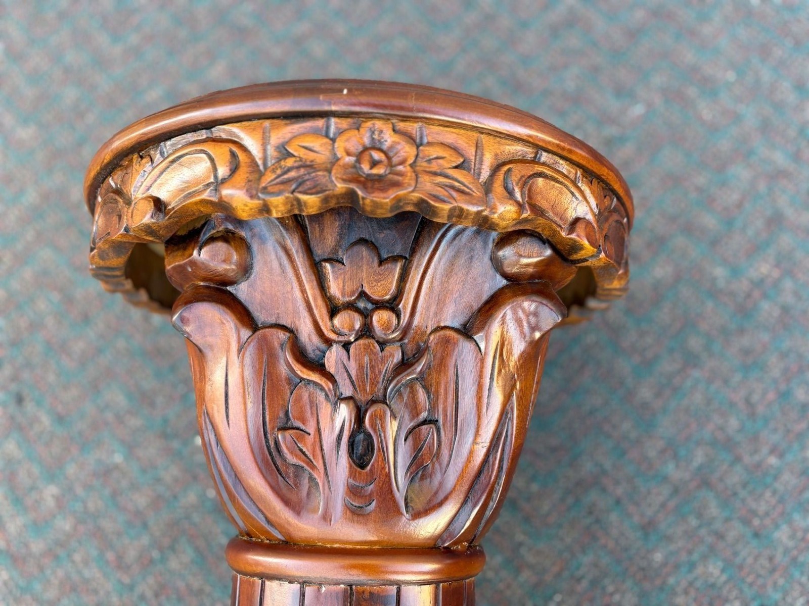 67416 Marble Top Decorative Pedestal with Carved Mahogany Column