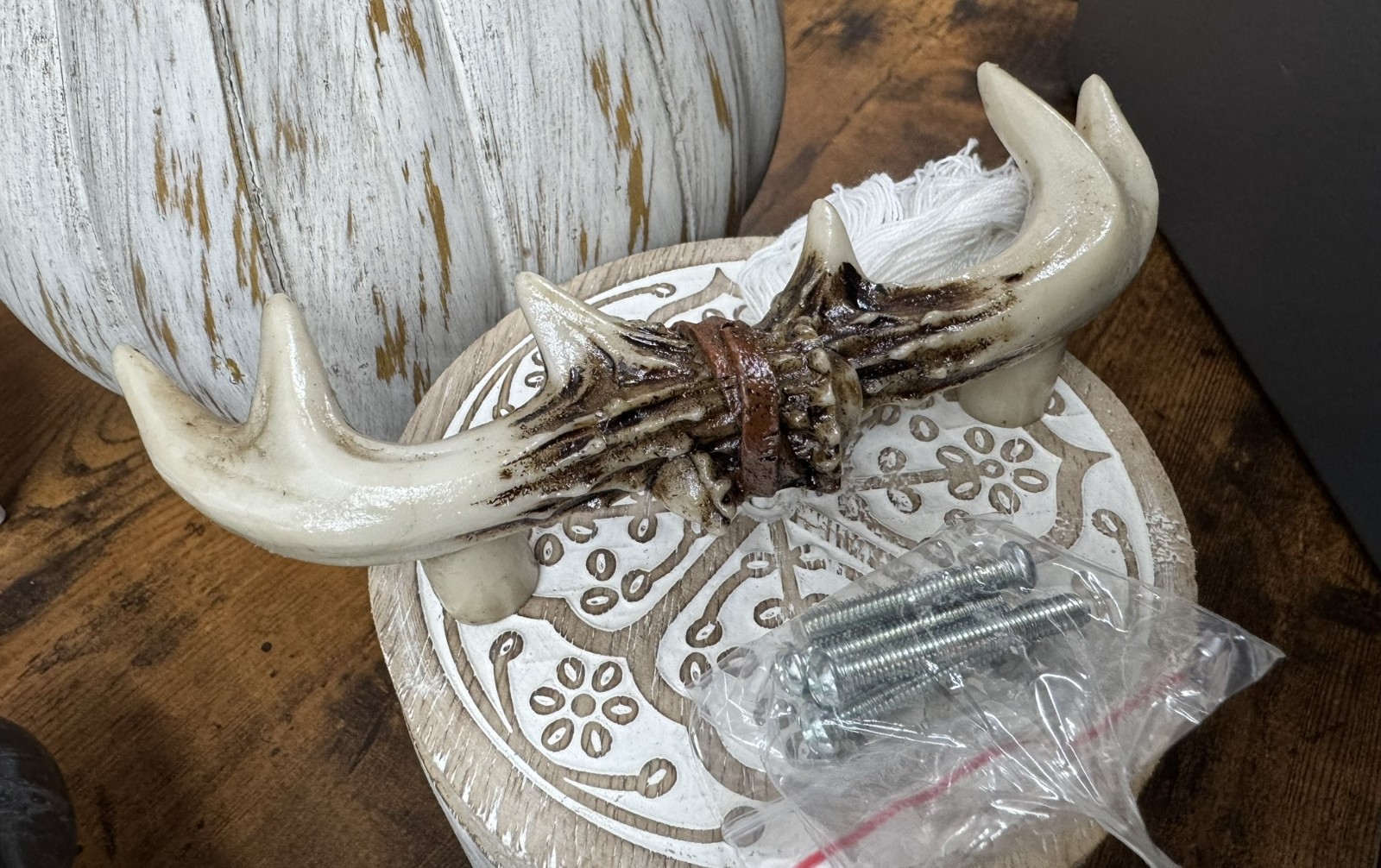 Rustic Antler Pulls (2-Pack) 6″ Cabinet Hardware Handles Knobs Lodge & Cabin