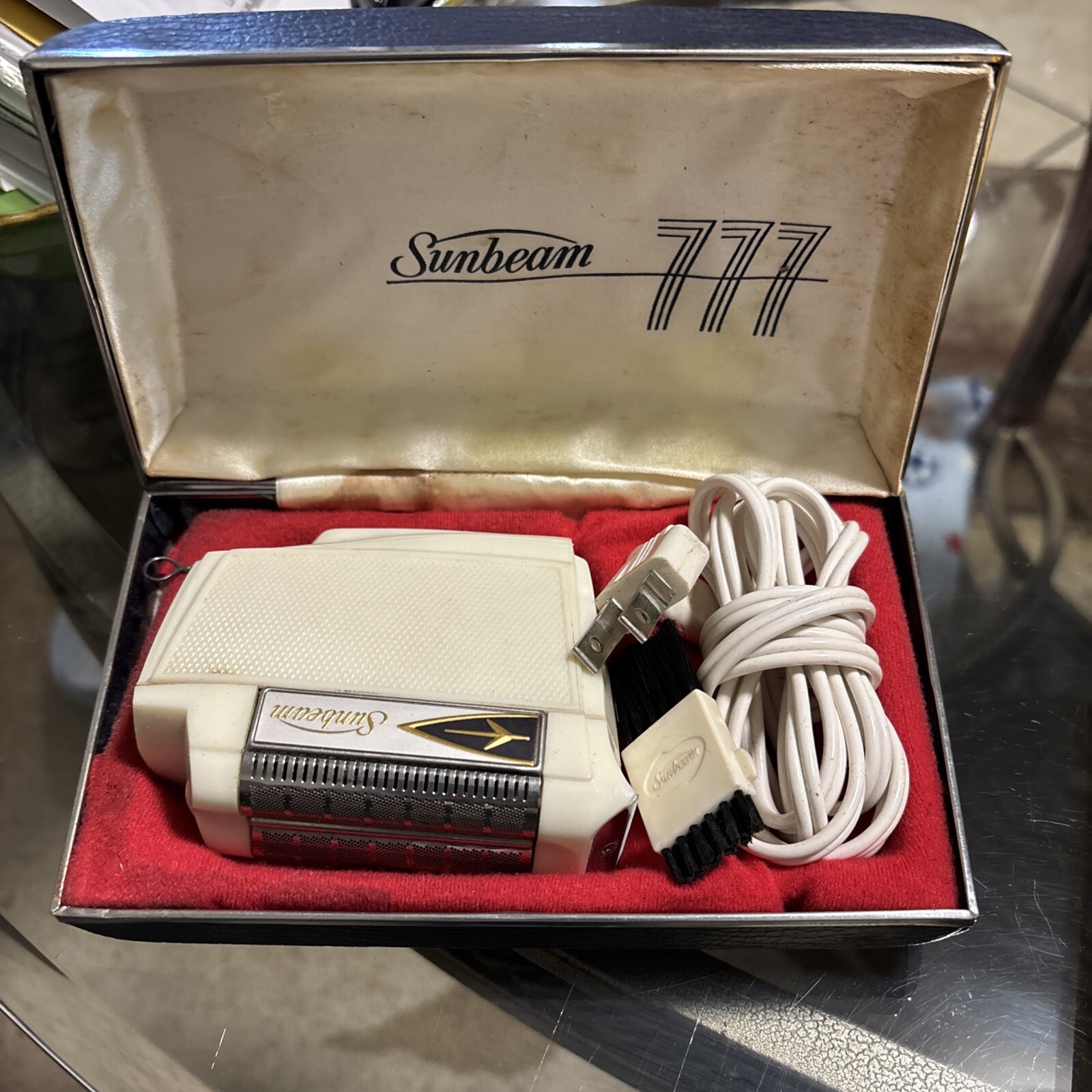 Vintage Sunbeam 777 Shaver With Case, Cord, Brush