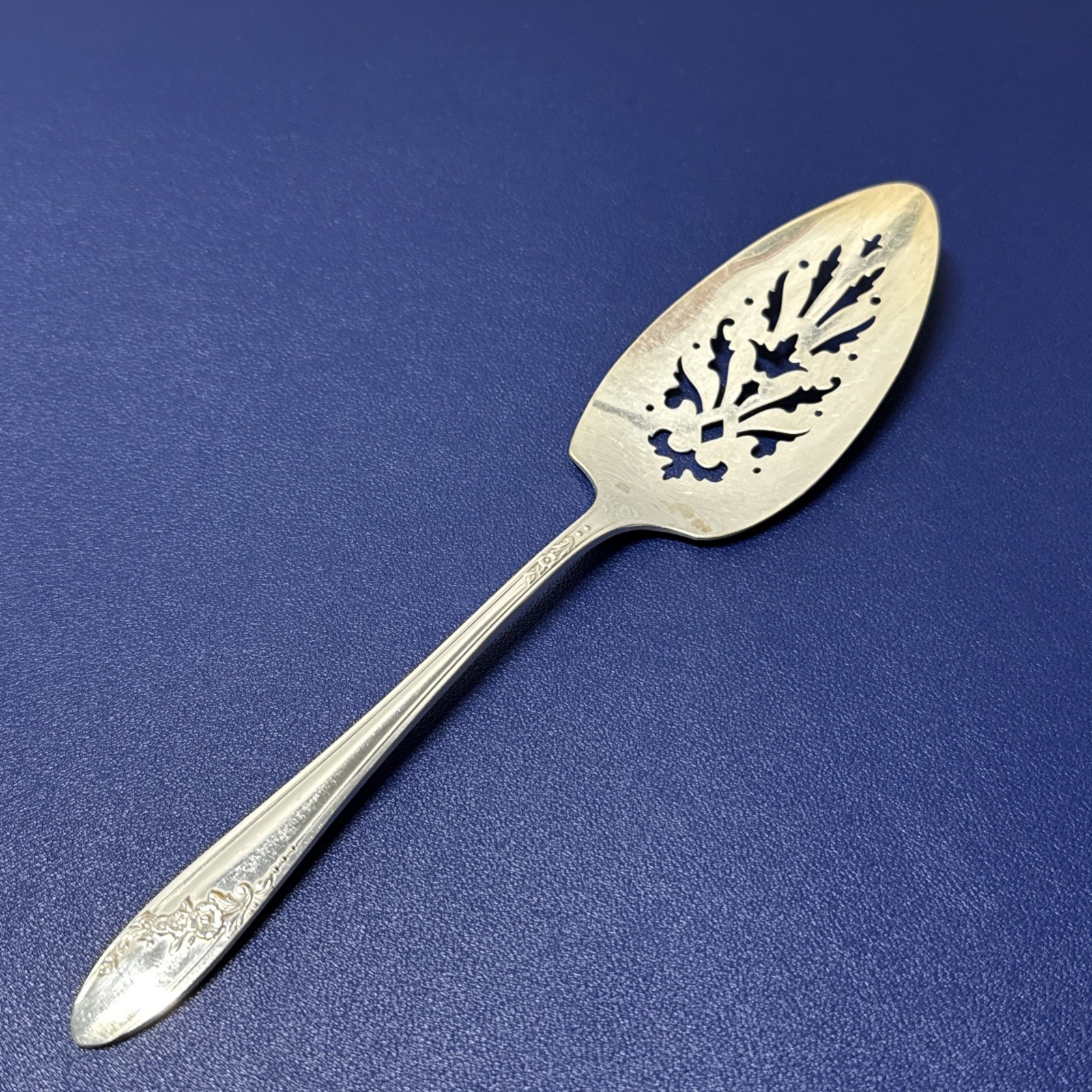 Oneida Community Tudor Plate Silverplate QUEEN BESS II Pattern 1946 Pie Server