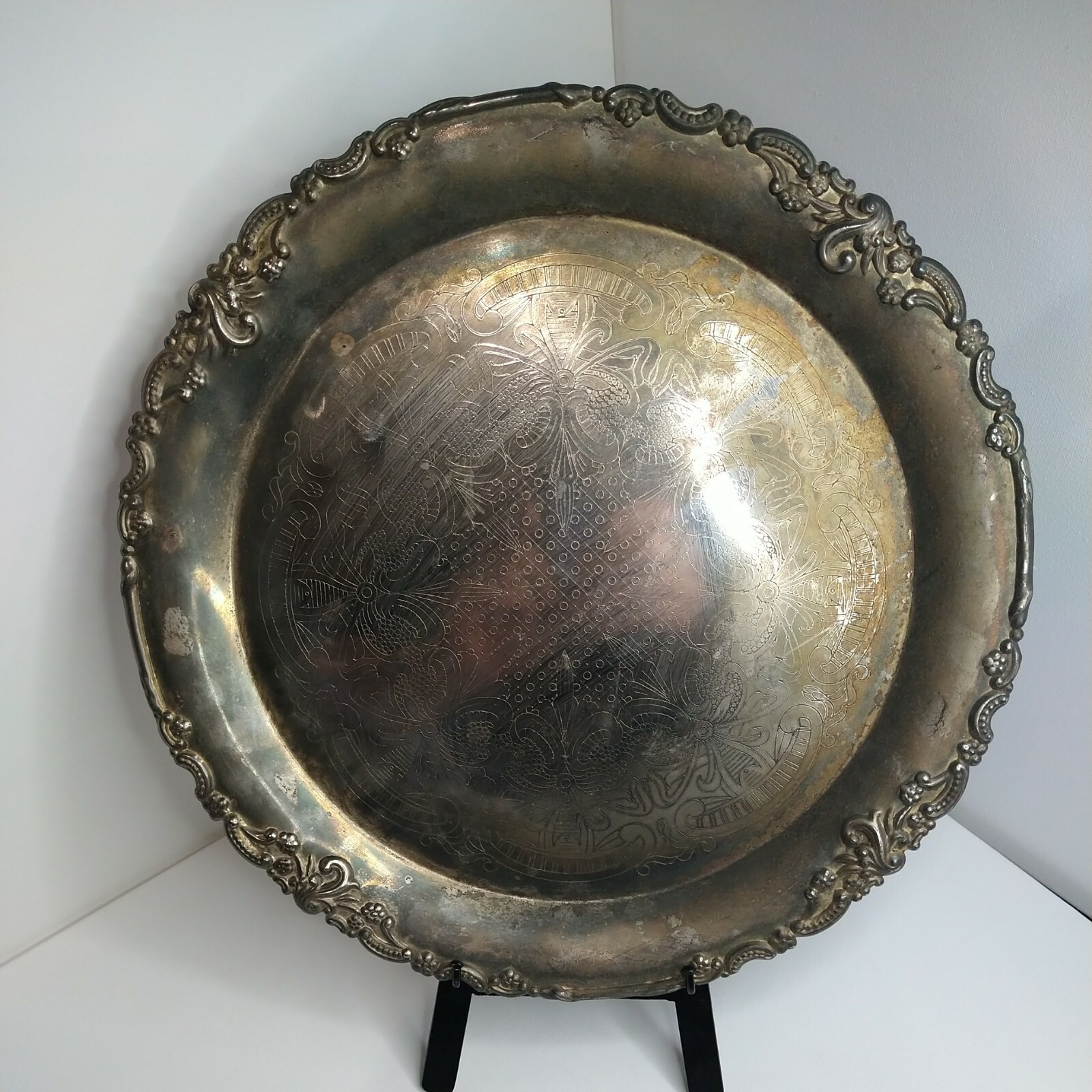 GSA GODINGER SILVER ART CO LTD SILVER PLATED SERVING TRAY ROUND .