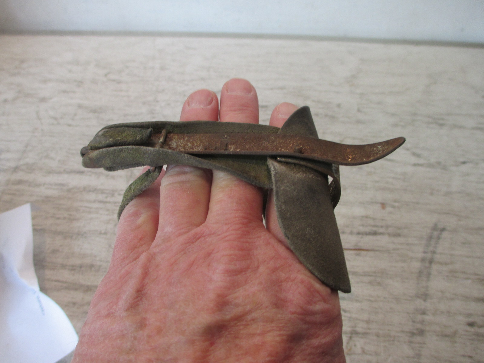 Vintage ADJUSTABLE CORN HUSKER Shucker ANTIQUE FARM TOOL Leather Finger Strap
