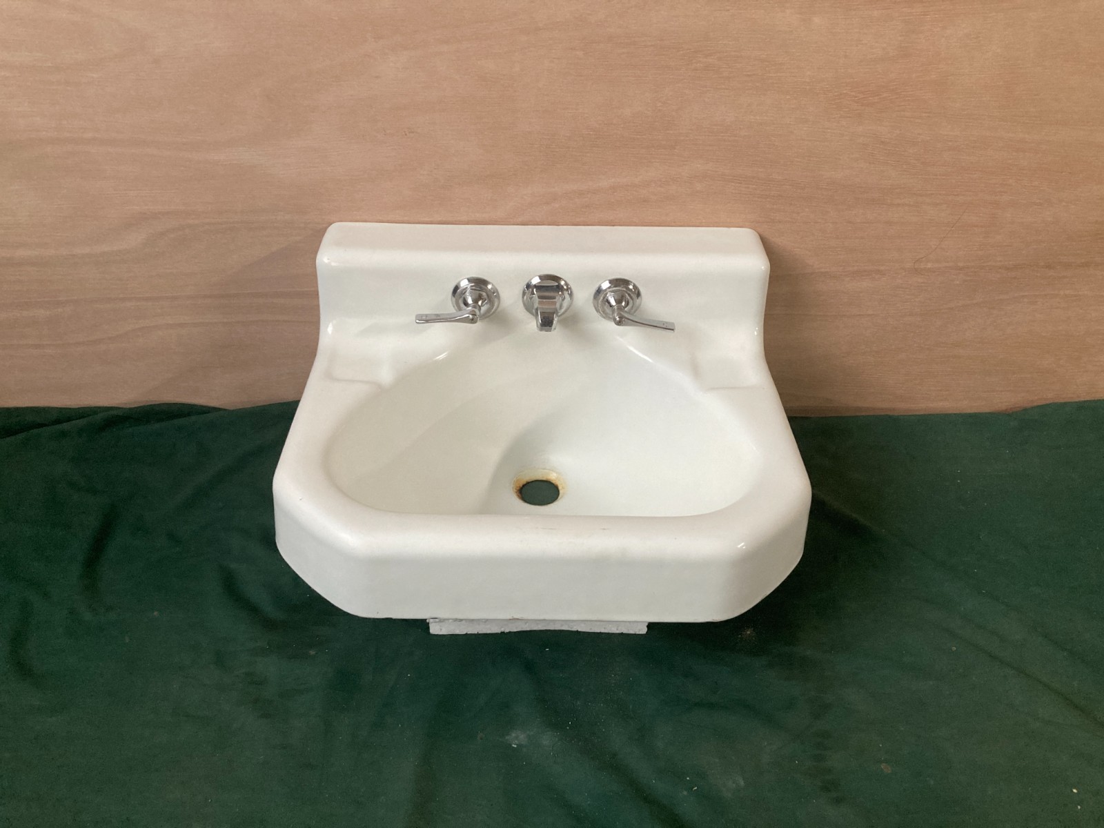 Vtg Mid Century 18×15 Cast Iron White Porcelain Kohler Shelf Back Sink 284-26E