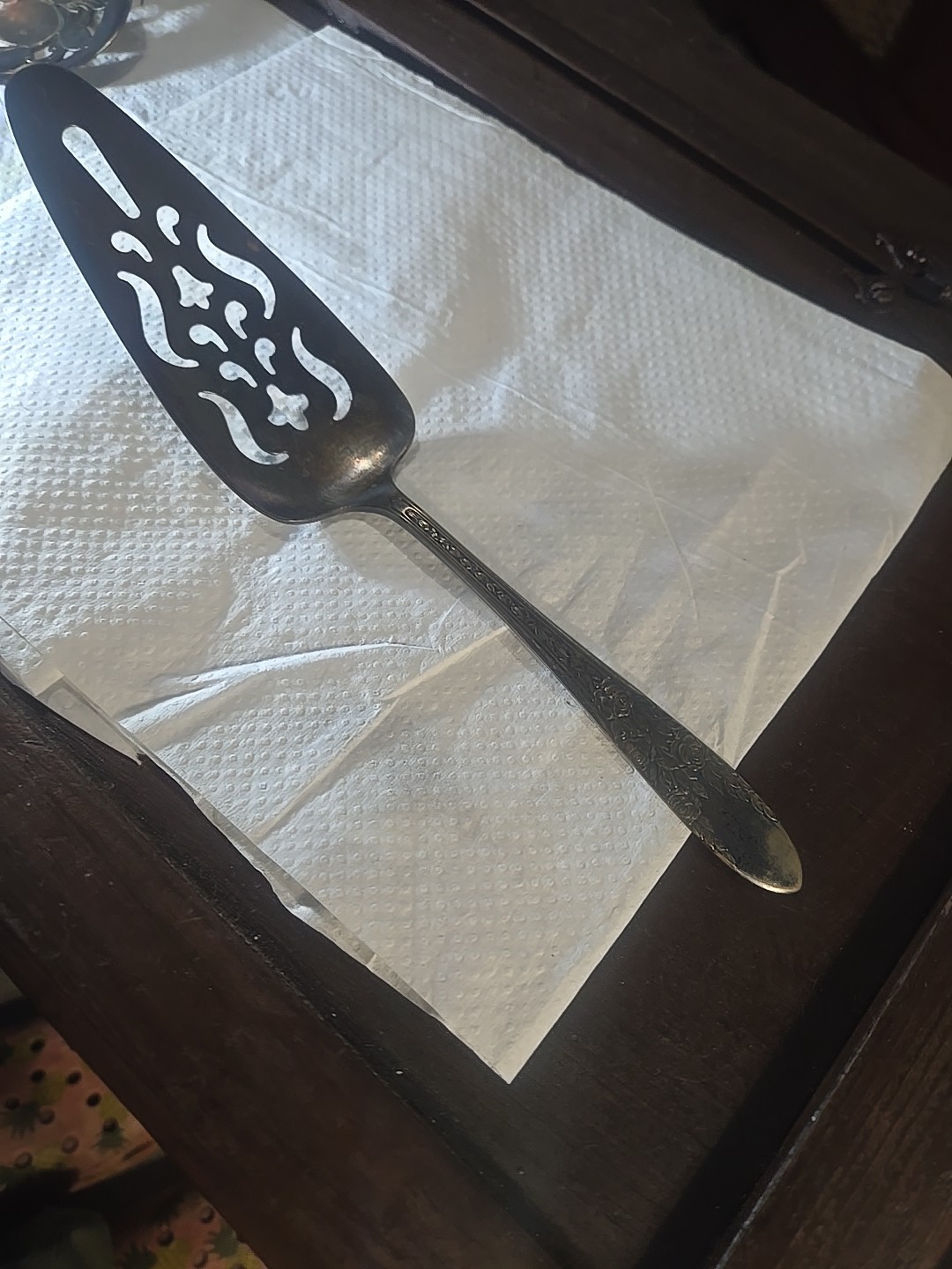 Solid Pierced Pie Server Bridal Wreath (Silverplate, 1950)