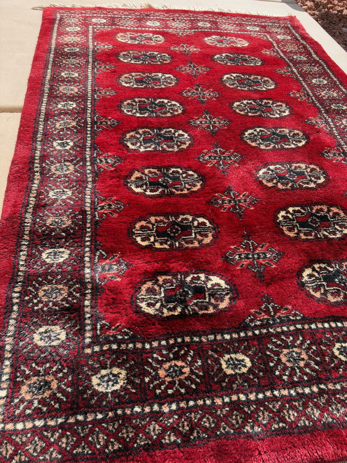 4′ 9″ X 3′ 1.5″ Wool Rug Hand-woven Bokhara Oriental Red Elephant Foot Carpet