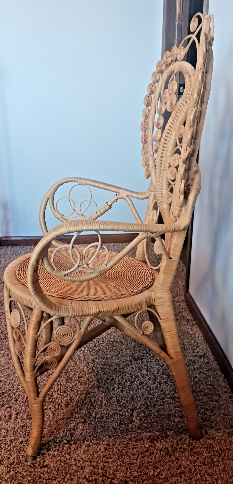 Vintage Victorian Wicker Hibiscus Arm Chair