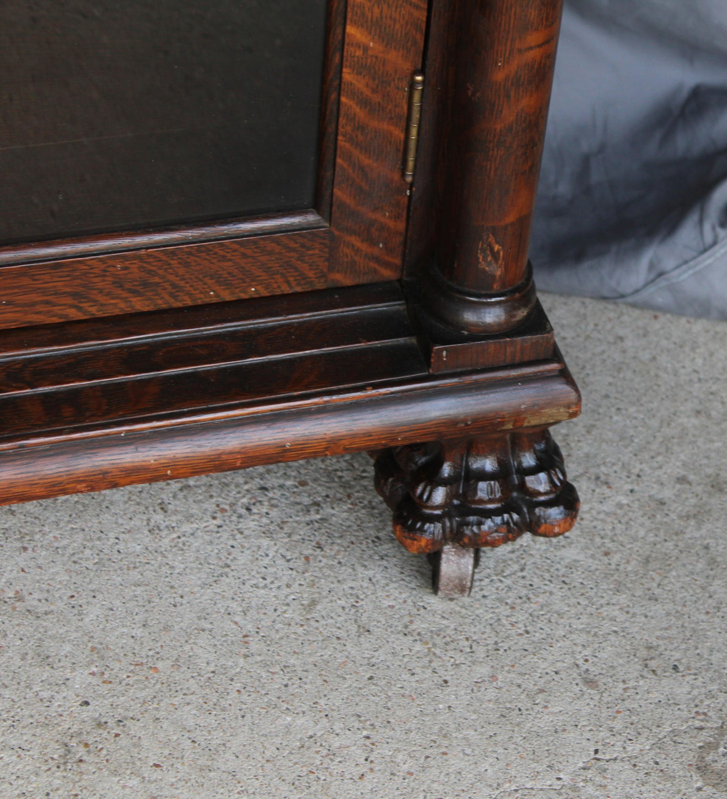 Antique Oak Bookcase – original finish – double door