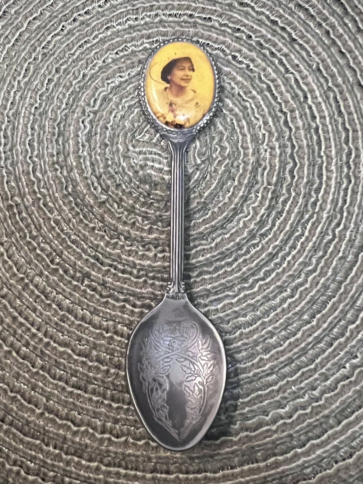 Antique Queen Elizabeth Souvenir 4 1/4” Spoon